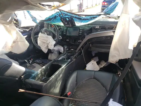 4T1B11HK1JU054446 2018 TOYOTA CAMRY - Image 8