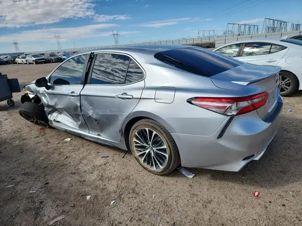 4T1B11HK1JU055967 2018 TOYOTA CAMRY - Image 2