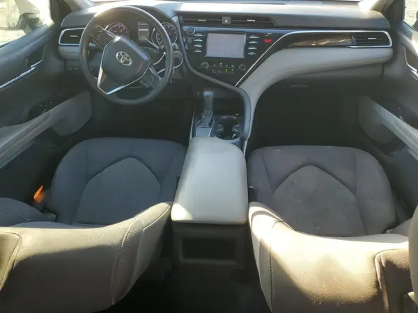 4T1B11HK1JU057928 2018 TOYOTA CAMRY - Image 8