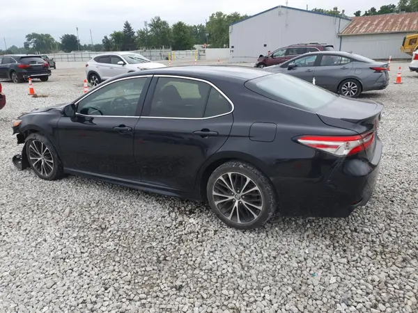 4T1B11HK1JU059372 2018 TOYOTA CAMRY - Image 2