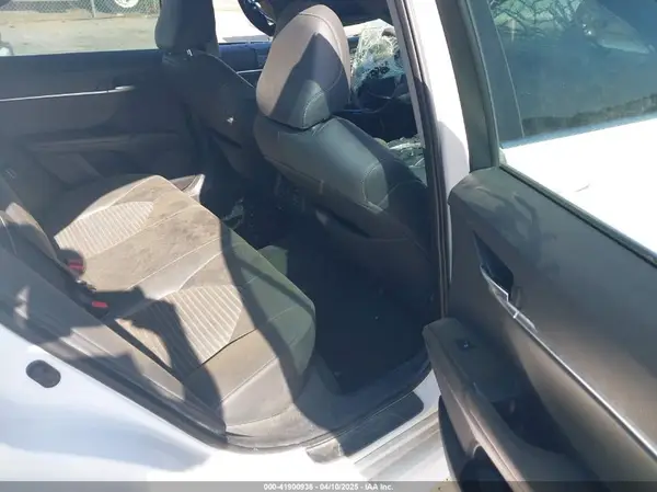 4T1B11HK1JU061218 2018 TOYOTA CAMRY - Image 8