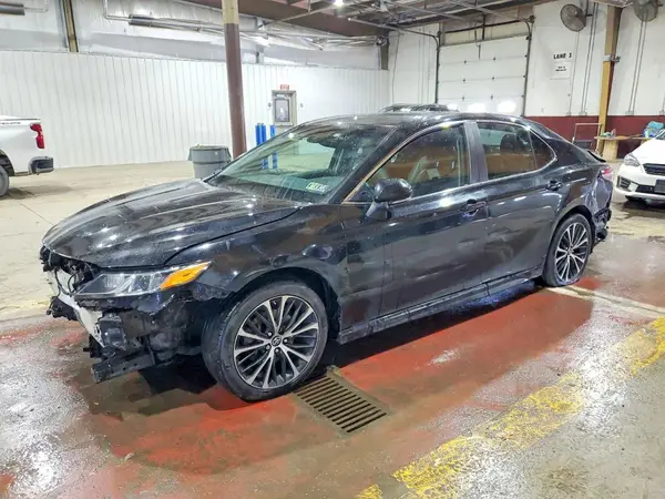 4T1B11HK1JU062983 2018 TOYOTA CAMRY - Image 1
