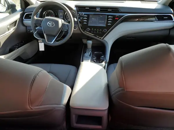 4T1B11HK1JU063812 2018 TOYOTA CAMRY - Image 8