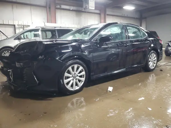 4T1B11HK1JU066807 2018 TOYOTA CAMRY - Image 1