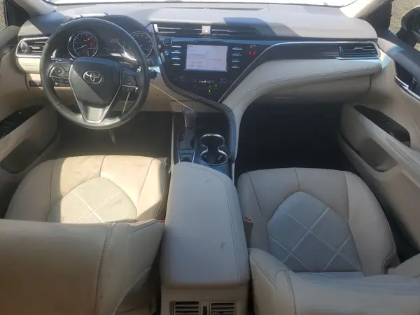 4T1B11HK1JU067228 2018 TOYOTA CAMRY - Image 8