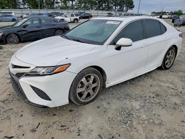 4T1B11HK1JU069139 2018 TOYOTA CAMRY - Image 1