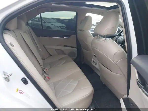 4T1B11HK1JU069867 2018 TOYOTA CAMRY - Image 8