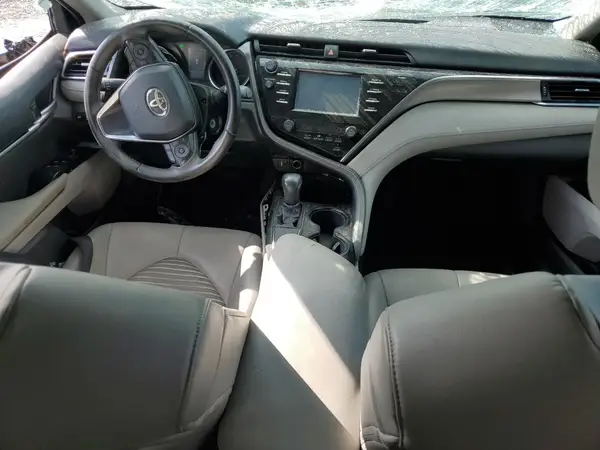 4T1B11HK1JU070145 2018 TOYOTA CAMRY - Image 8