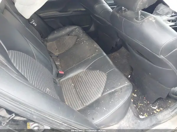 4T1B11HK1JU072185 2018 TOYOTA CAMRY - Image 8