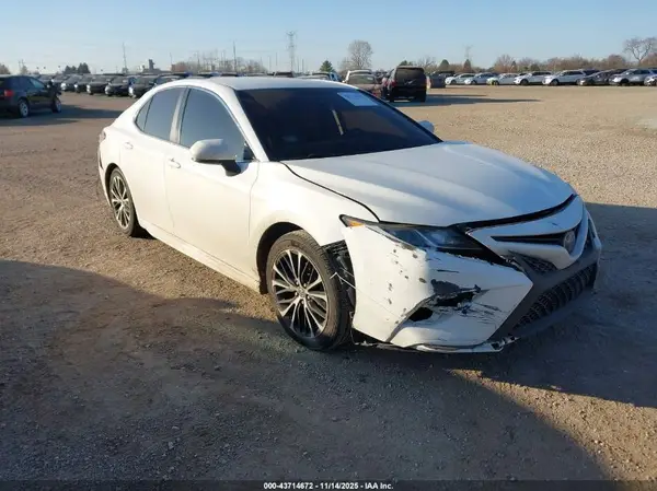 4T1B11HK1JU074406 2018 TOYOTA CAMRY - Image 1