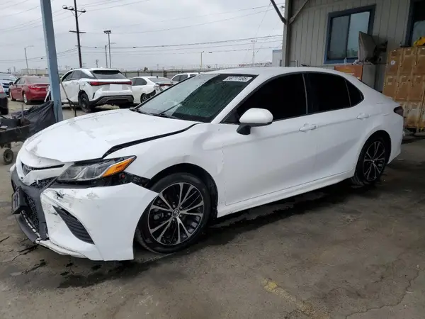 4T1B11HK1JU075491 2018 TOYOTA CAMRY - Image 1