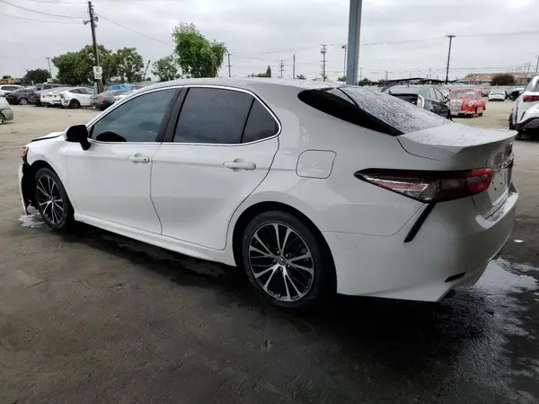 4T1B11HK1JU075491 2018 TOYOTA CAMRY - Image 2