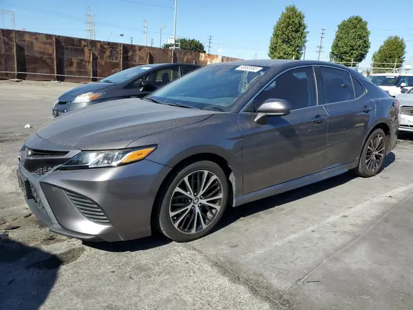 4T1B11HK1JU076432 2018 TOYOTA CAMRY - Image 1