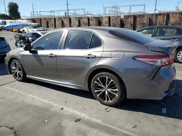 4T1B11HK1JU076432 2018 TOYOTA CAMRY - Image 2