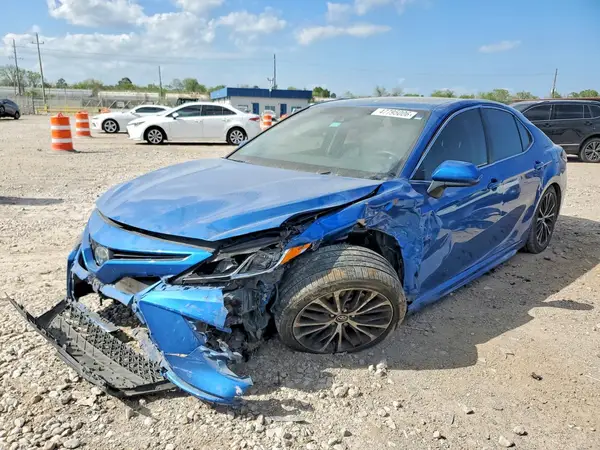 4T1B11HK1JU077046 2018 TOYOTA CAMRY - Image 1
