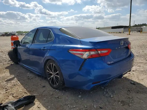 4T1B11HK1JU077046 2018 TOYOTA CAMRY - Image 2