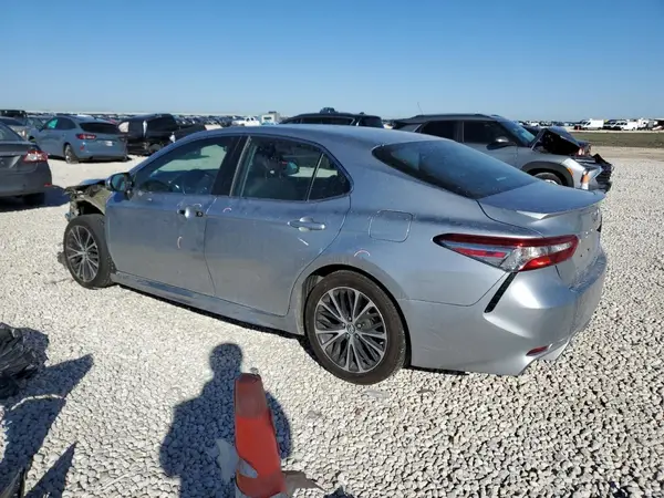 4T1B11HK1JU078309 2018 TOYOTA CAMRY - Image 2