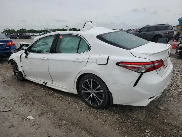 4T1B11HK1JU078472 2018 TOYOTA CAMRY - Image 2