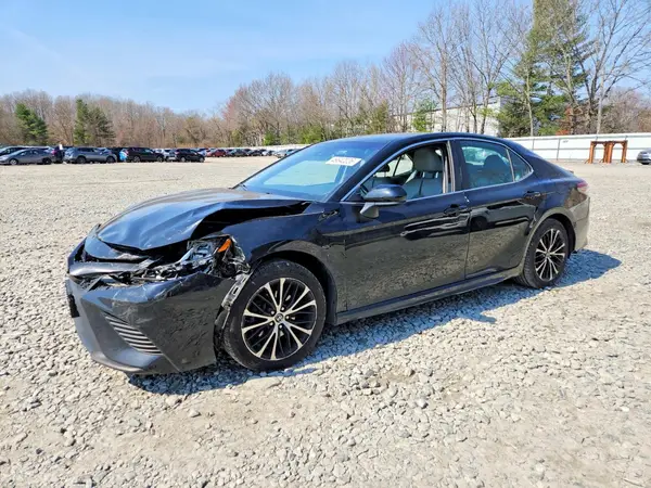 4T1B11HK1JU082151 2018 TOYOTA CAMRY - Image 1