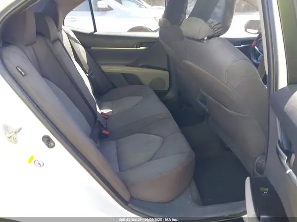 4T1B11HK1JU082957 2018 TOYOTA CAMRY - Image 8