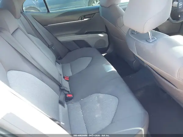4T1B11HK1JU083090 2018 TOYOTA CAMRY - Image 8