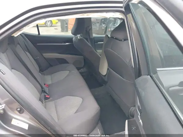 4T1B11HK1JU085356 2018 TOYOTA CAMRY - Image 8