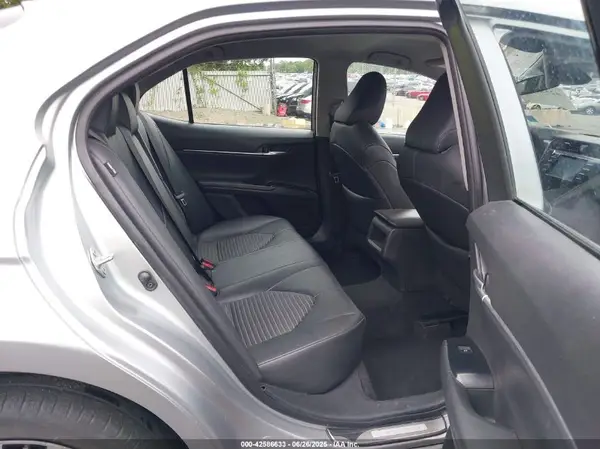 4T1B11HK1JU086085 2018 TOYOTA CAMRY - Image 8