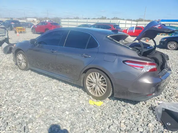 4T1B11HK1JU086474 2018 TOYOTA CAMRY - Image 2