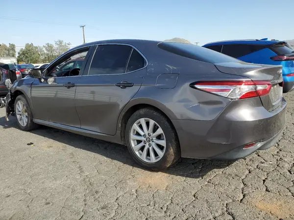4T1B11HK1JU086538 2018 TOYOTA CAMRY - Image 2