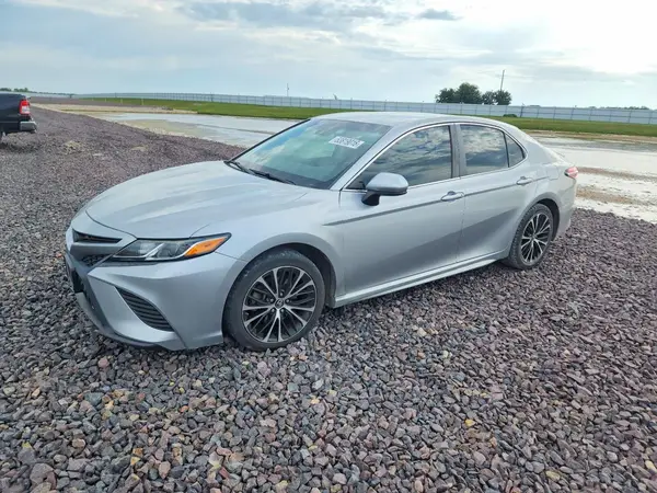 4T1B11HK1JU088886 2018 TOYOTA CAMRY - Image 1