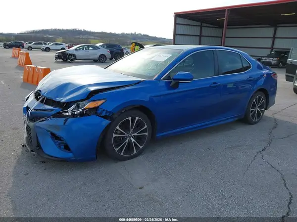 4T1B11HK1JU089178 2018 TOYOTA CAMRY - Image 2