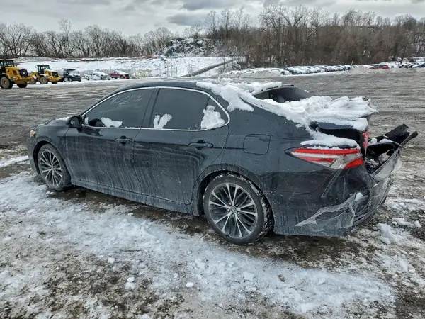 4T1B11HK1JU089603 2018 TOYOTA CAMRY - Image 2