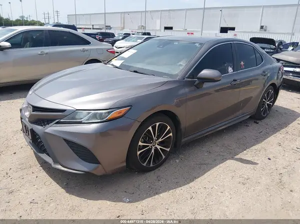 4T1B11HK1JU091190 2018 TOYOTA CAMRY - Image 2