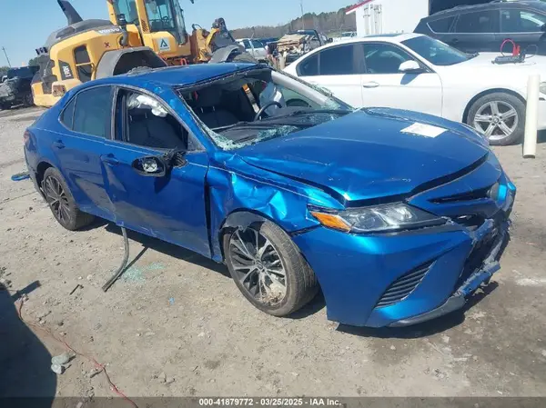 4T1B11HK1JU091903 2018 TOYOTA CAMRY - Image 1