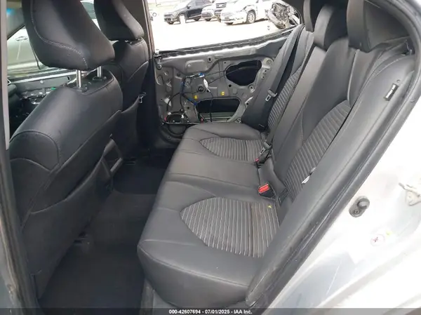 4T1B11HK1JU092131 2018 TOYOTA CAMRY - Image 8