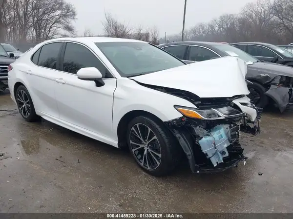 4T1B11HK1JU092470 2018 TOYOTA CAMRY - Image 1