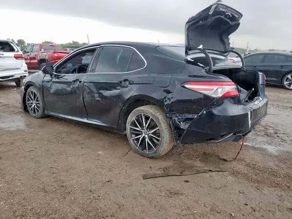 4T1B11HK1JU098172 2018 TOYOTA CAMRY - Image 2