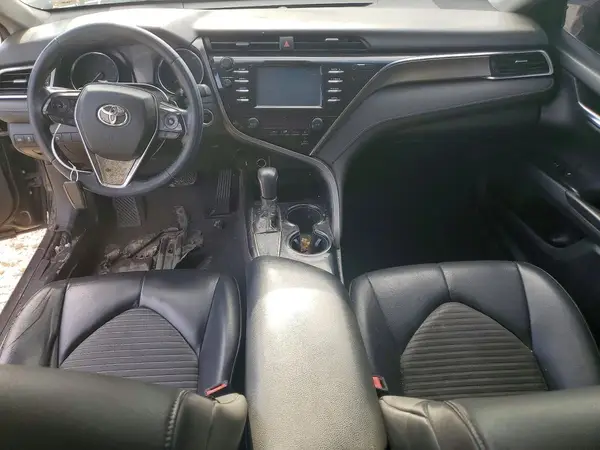 4T1B11HK1JU101975 2018 TOYOTA CAMRY - Image 8