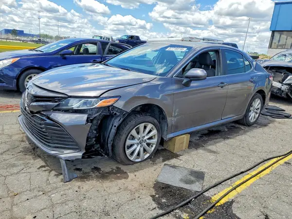 4T1B11HK1JU104293 2018 TOYOTA CAMRY - Image 1