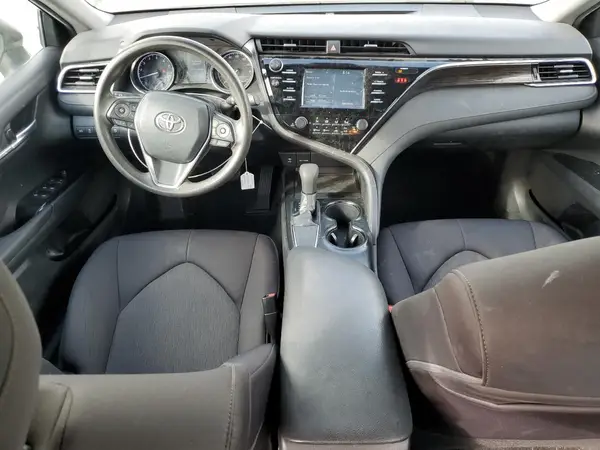 4T1B11HK1JU105069 2018 TOYOTA CAMRY - Image 8