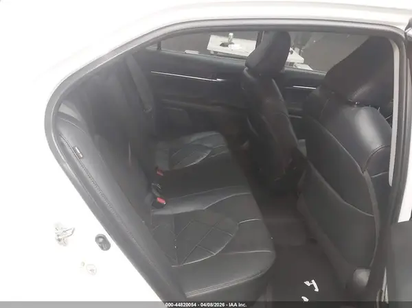 4T1B11HK1JU105587 2018 TOYOTA CAMRY - Image 8