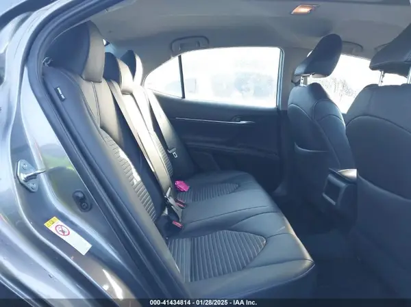 4T1B11HK1JU106092 2018 TOYOTA CAMRY - Image 8