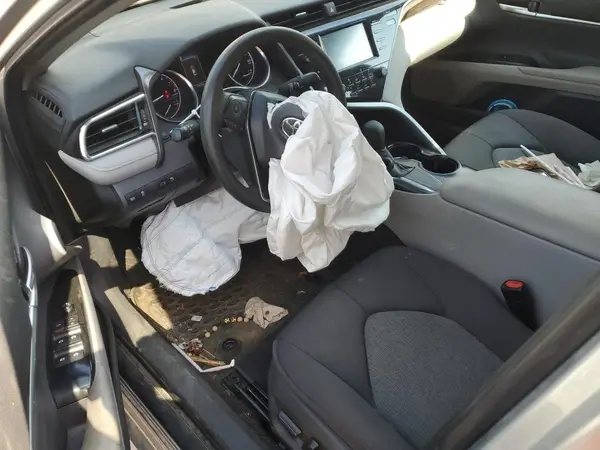 4T1B11HK1JU106304 2018 TOYOTA CAMRY - Image 8