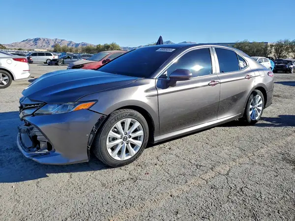 4T1B11HK1JU108778 2018 TOYOTA CAMRY - Image 1