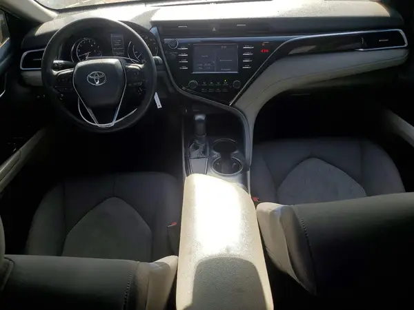 4T1B11HK1JU108828 2018 TOYOTA CAMRY - Image 8