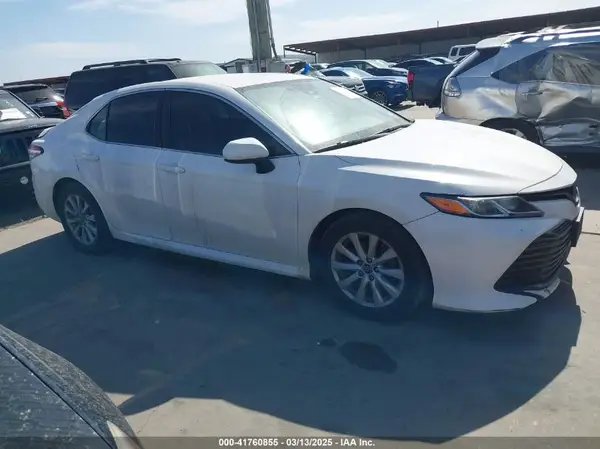 4T1B11HK1JU109185 2018 TOYOTA CAMRY - Image 1