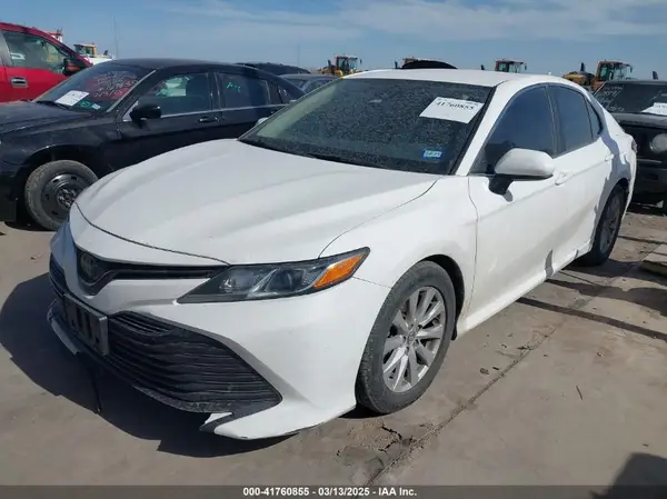 4T1B11HK1JU109185 2018 TOYOTA CAMRY - Image 2