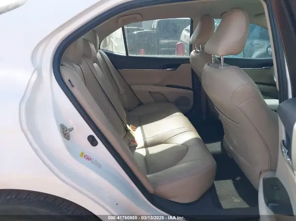 4T1B11HK1JU109185 2018 TOYOTA CAMRY - Image 8