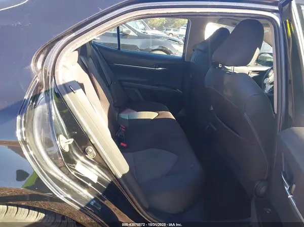 4T1B11HK1JU109753 2018 TOYOTA CAMRY - Image 8
