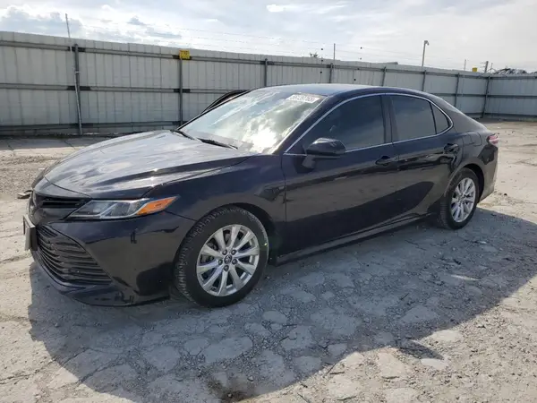 4T1B11HK1JU110580 2018 TOYOTA CAMRY - Image 1